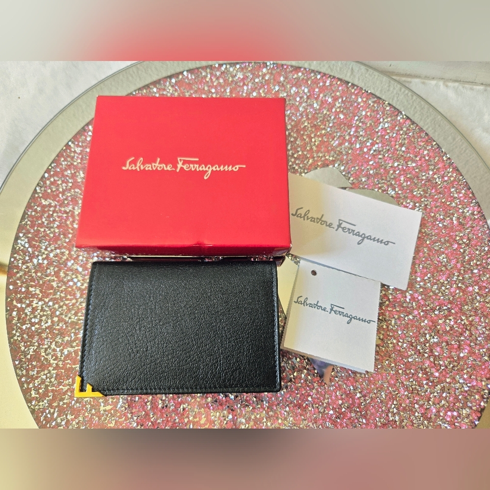 🛑SOLD‼️Salvatore Ferragamo Black Leather Card Holder with Gold Accent